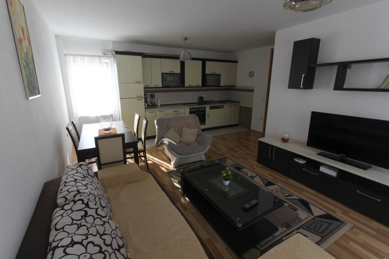 Kasumi Apartment Pristina Esterno foto