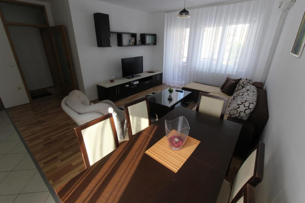 Kasumi Apartment Pristina Esterno foto