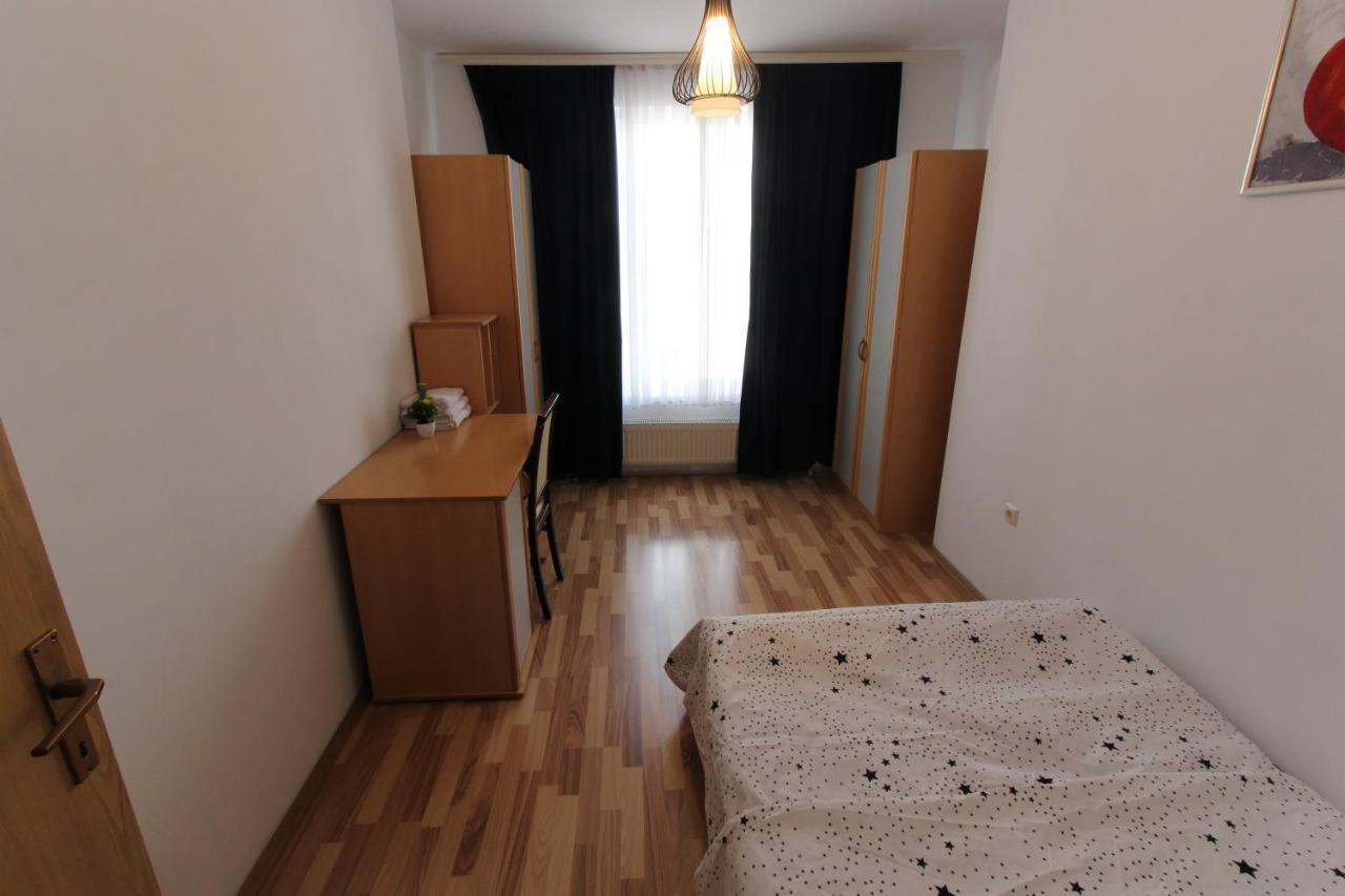 Kasumi Apartment Pristina Esterno foto