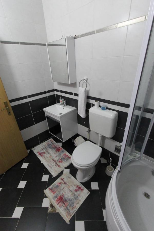 Kasumi Apartment Pristina Esterno foto