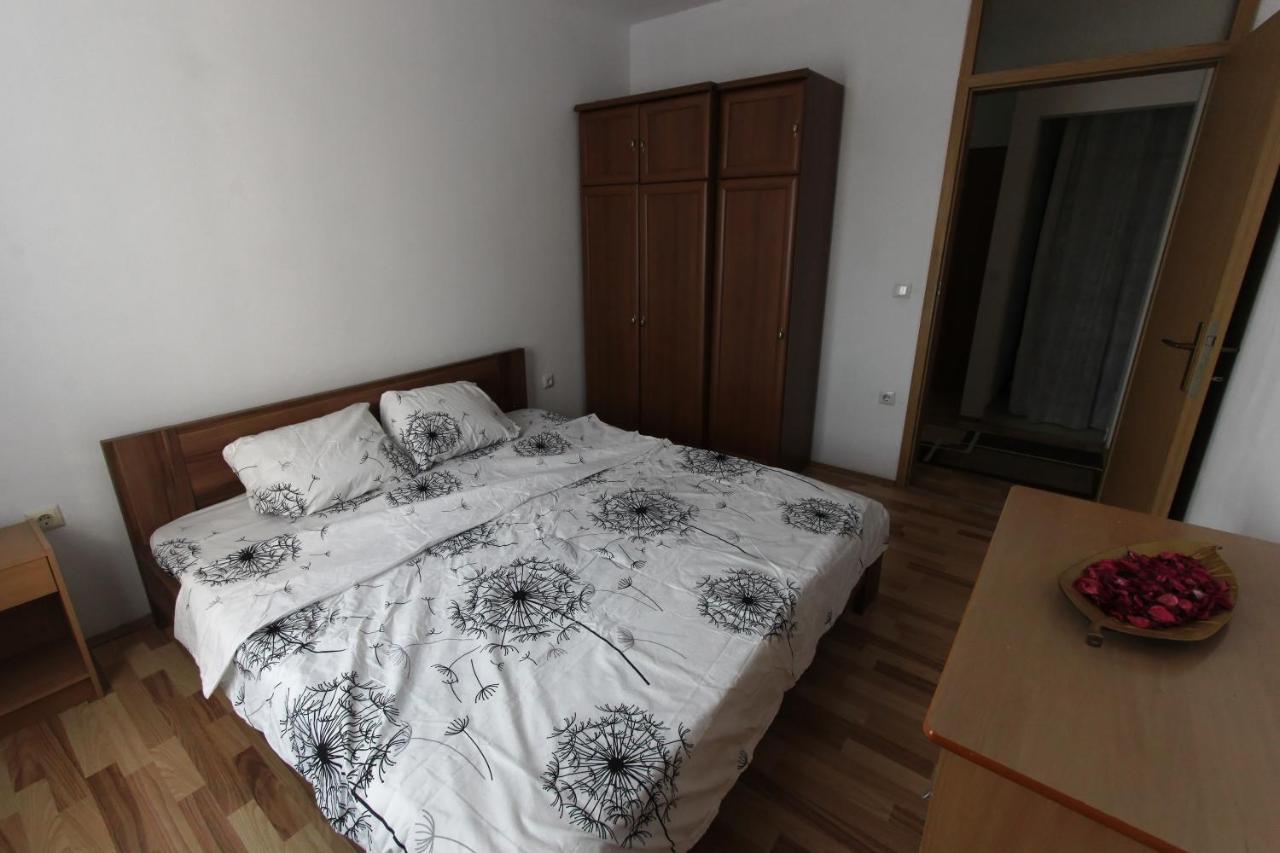 Kasumi Apartment Pristina Esterno foto
